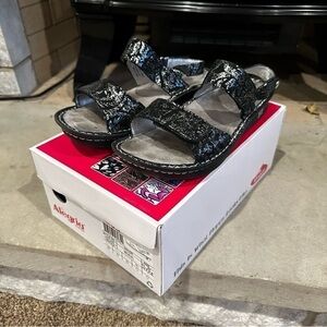 Alegria Verona sandal velcro closure black silver EU 37, US 7/7.5